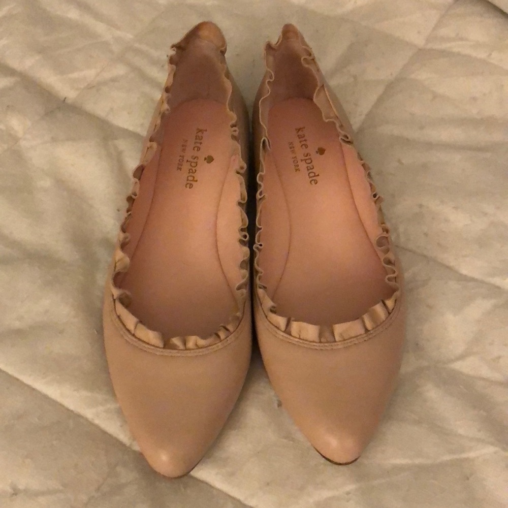 Kate Spade new flats in nude color, size 5
